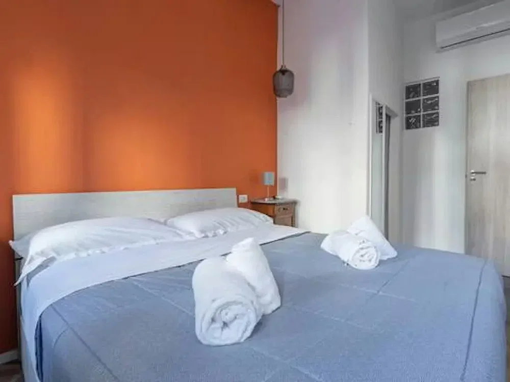 Schlafzimmer; tageslicht, renoviert