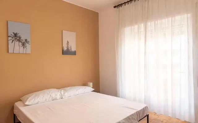Camera da letto; luce naturale, stile moderno