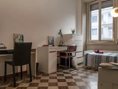 Спаваћа соба; плочице, природно светло