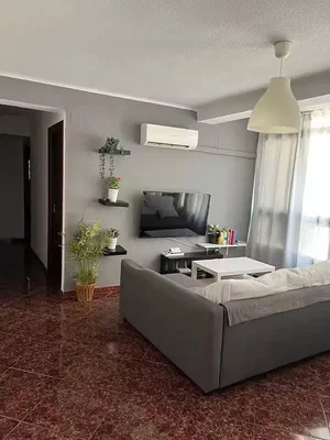 Obývací pokoj; přirozené světlo, dlažba