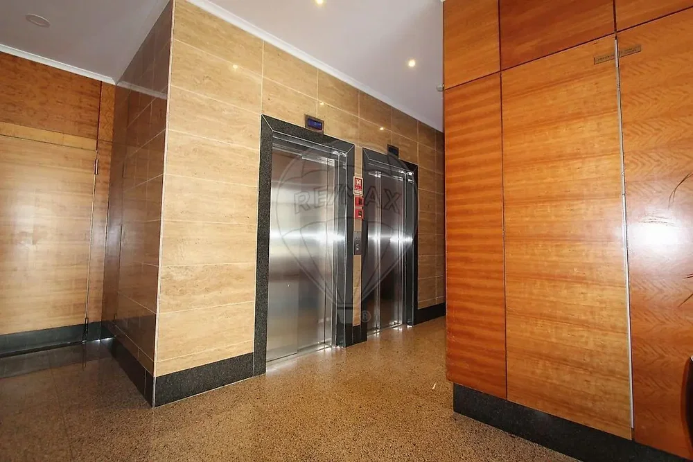 Autre; carrelage, parquet