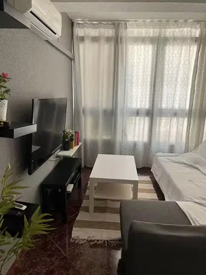 Ložnice; přirozené světlo, dlažba