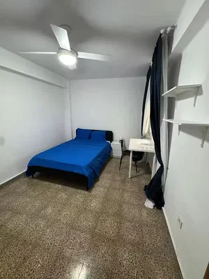 Chambre; lumière naturelle, carrelage