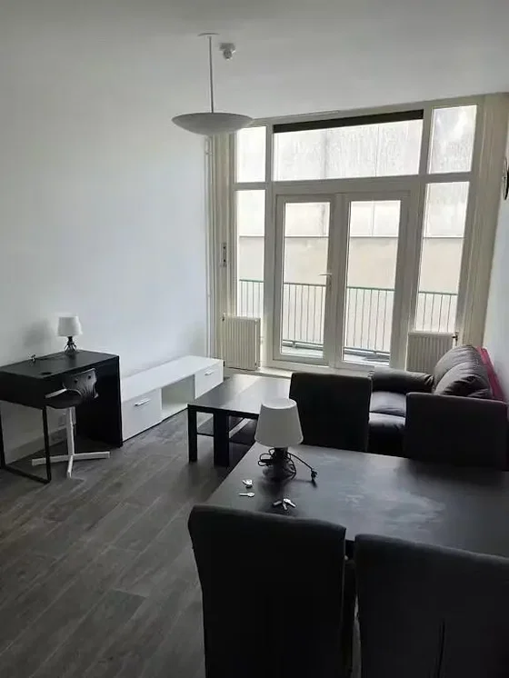 Wohnzimmer; tageslicht, fliesenboden