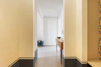 Altro; pavimento in piastrelle, luce naturale