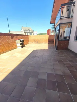 Terrasse; carrelage, lumière naturelle