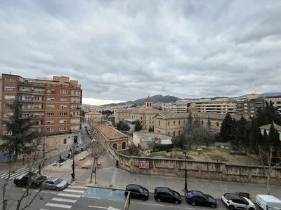 Kuća i okolina; pogled