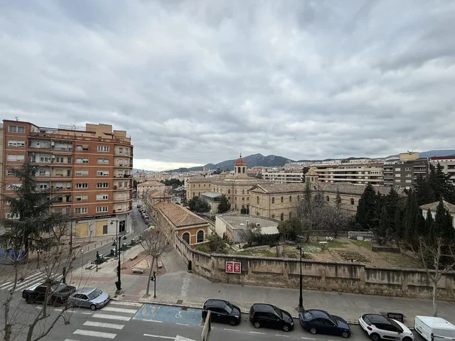 Kuća i okolina; pogled