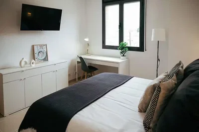 Quarto; luz natural, estilo moderno