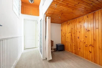 Autre; poutres en bois, parquet
