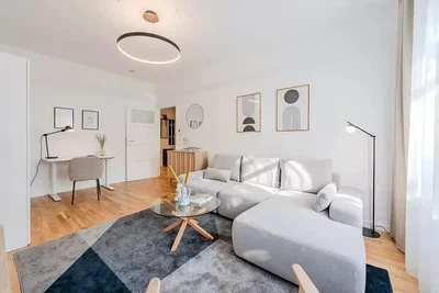 Dnevna soba; prirodno svjetlo, moderni stil, drveni pod