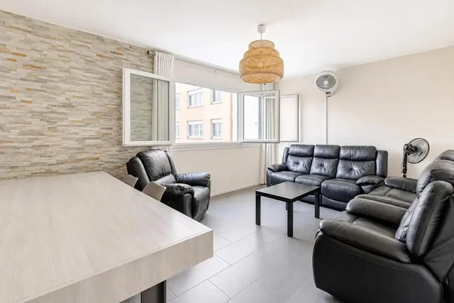 Dnevna soba; prirodno svjetlo, moderni stil