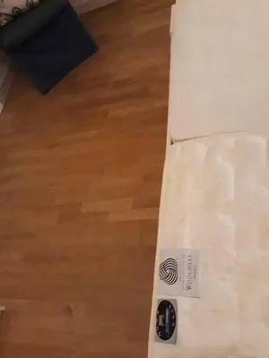 Camera da letto; pavimento in legno, luce naturale