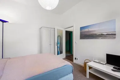 Schlafzimmer; tageslicht, moderner stil