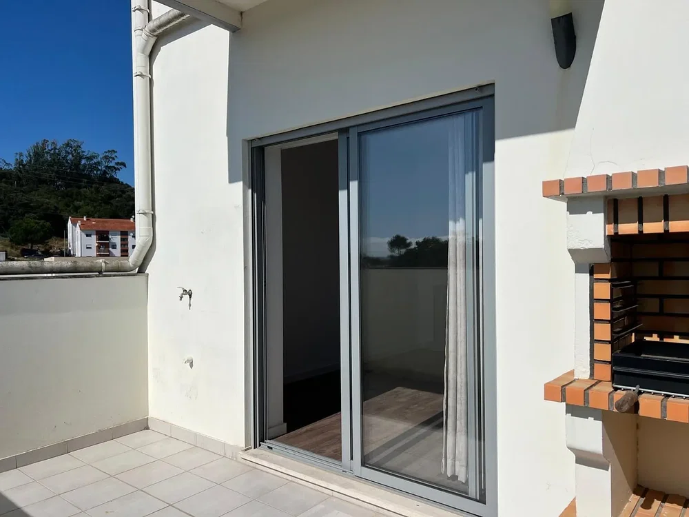 Terrasse; carrelage, lumière naturelle, vue