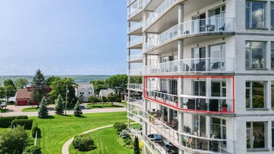 Balcon; vue, lumière naturelle