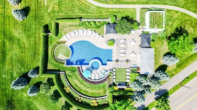Maison et environs; vue