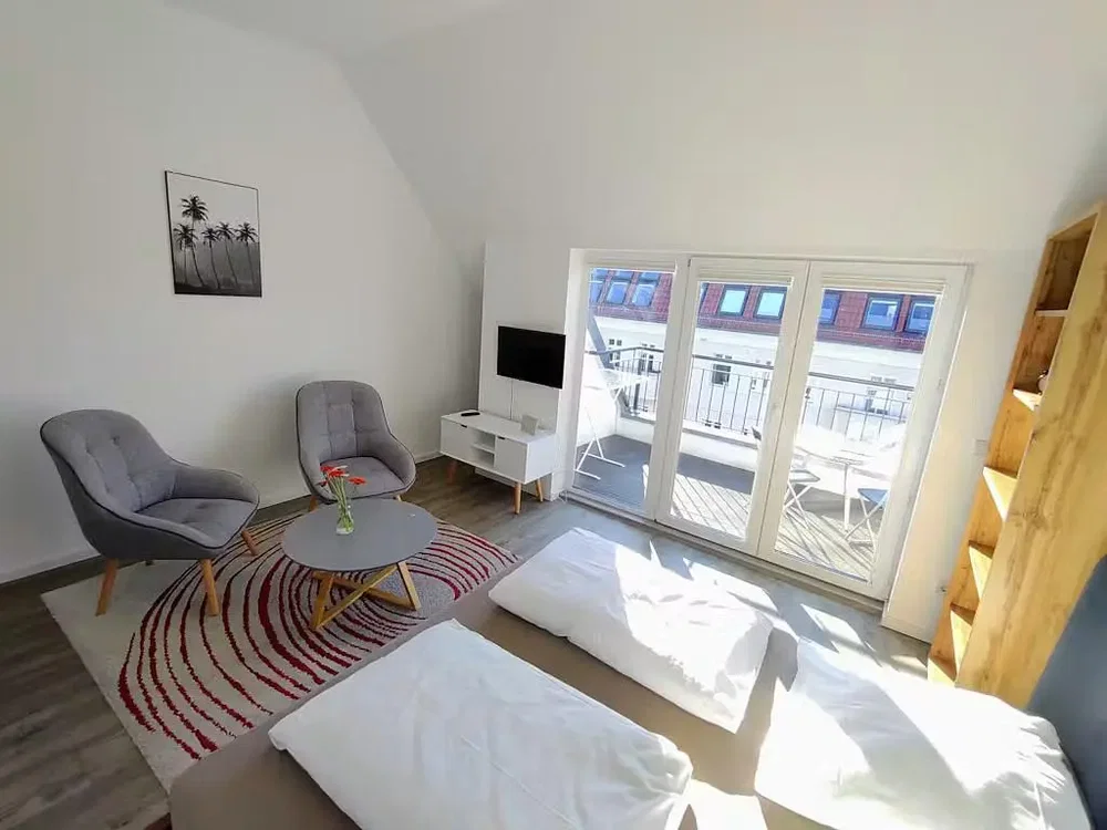 Schlafzimmer; tageslicht, holzboden
