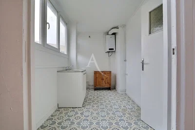 Kuhinja; pločice, prirodno svjetlo