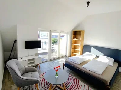 Schlafzimmer; tageslicht, holzboden