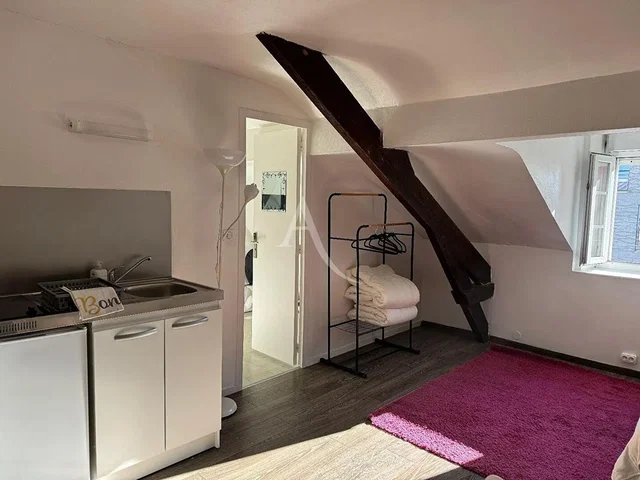 Küche; küchengeräte, tageslicht, holzboden