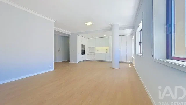 Wohnzimmer; tageslicht, fliesenboden