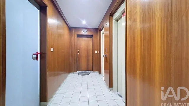 Garderobe; tegelvloer