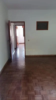 Остало; дрвени под, природно светло