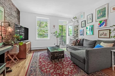 Living room; wood floor, natural light, rustic style