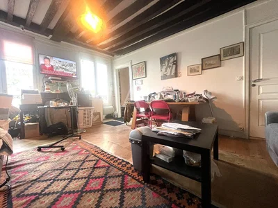 Dnevna soba; pločice, prirodno svjetlo, potrebna renovacija