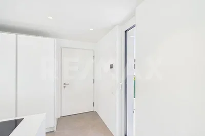 Vestiaire; carrelage, lumière naturelle