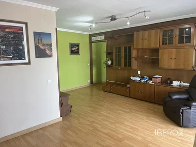 Dnevna soba; lesena tla, sodoben slog