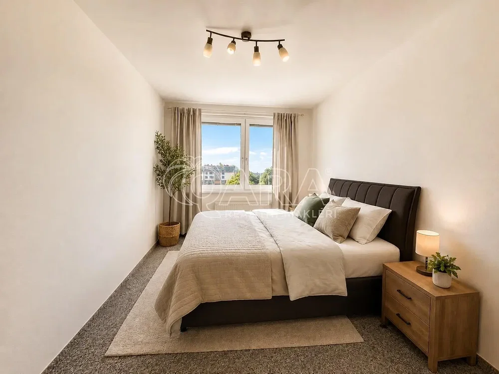Camera da letto; luce naturale, pavimento in legno