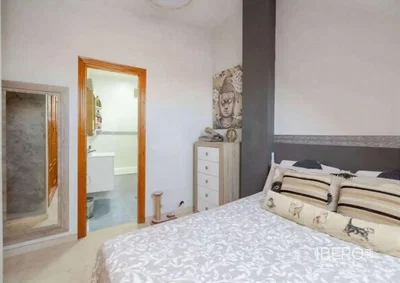 Spavaća soba; prirodno svjetlo, moderni stil