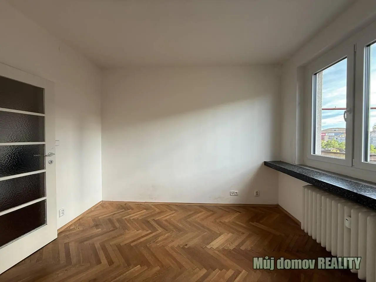 Other; wood floor, natural light, needs renovation