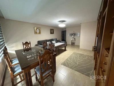 Dnevna soba; pločice, prirodno svjetlo