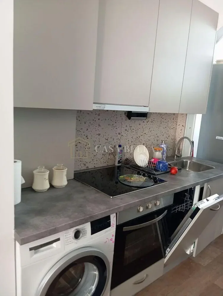 مطبخ; أجهزة المطبخ, أرضية من البلاط