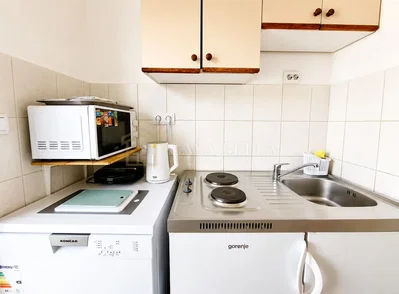 Kitchen; kitchen appliances, tile floor