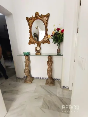 Outro; chão de azulejo, estilo rústico