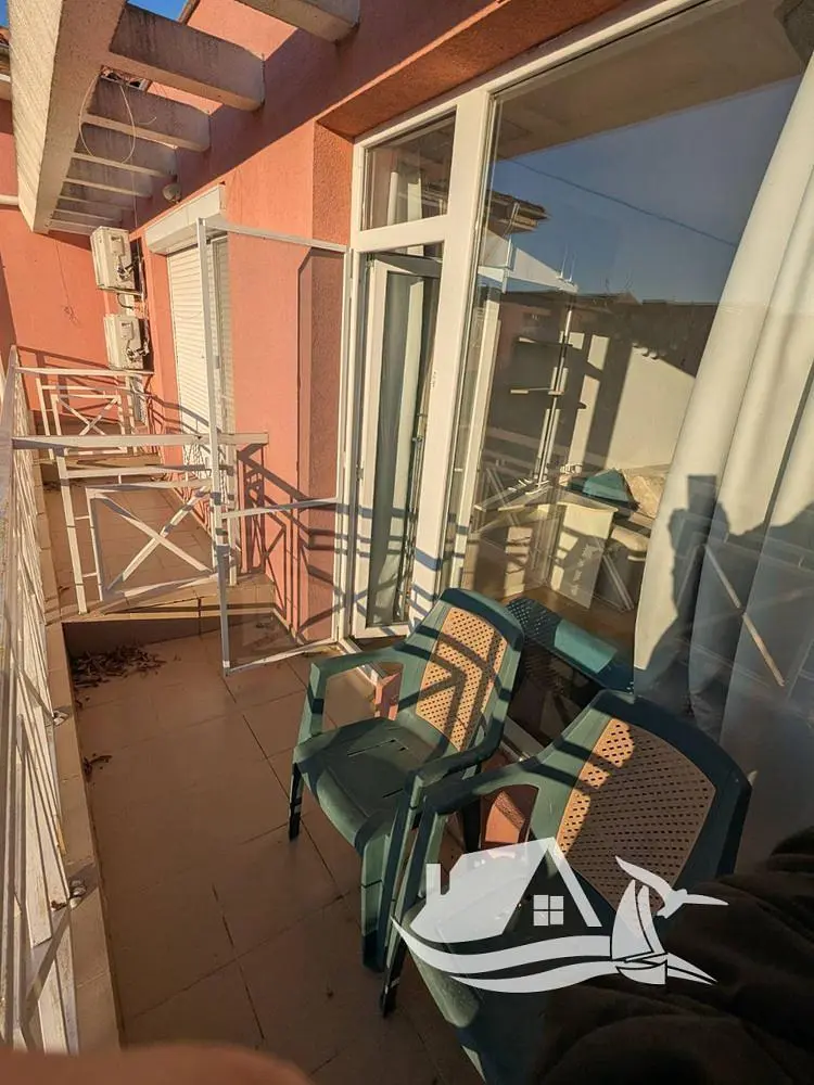 Balkon; prirodno svjetlo, pločice