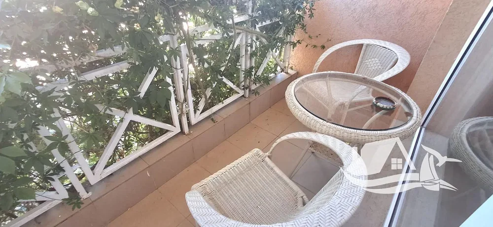 Balkon; prirodno svjetlo, pločice
