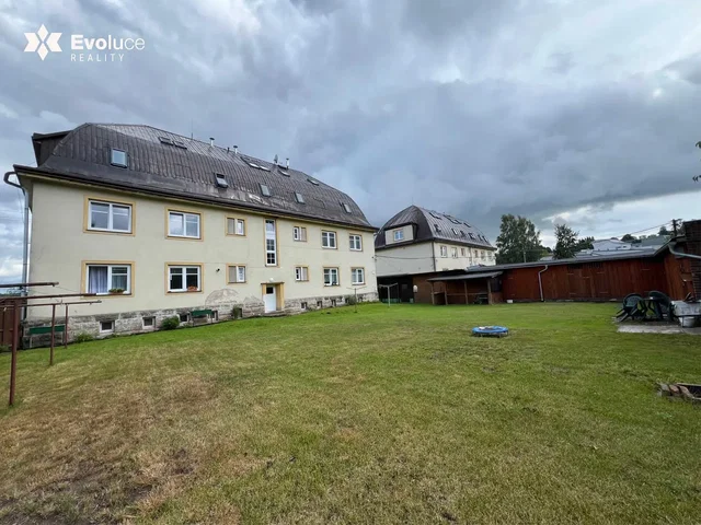 House and surroundings