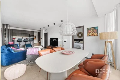 Living room; modern style, natural light, wood floor