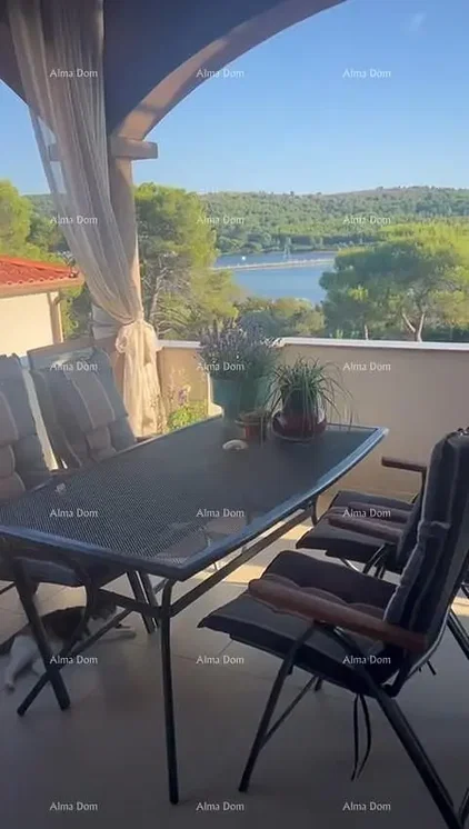 Balcón; vista, luz natural
