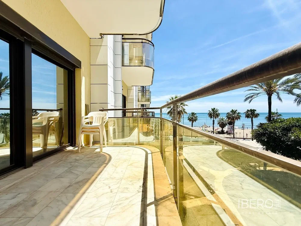 Terasa; výhľad, dlažba, prirodzené svetlo