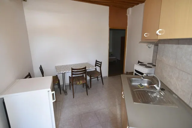 Kitchen; tile floor, kitchen appliances