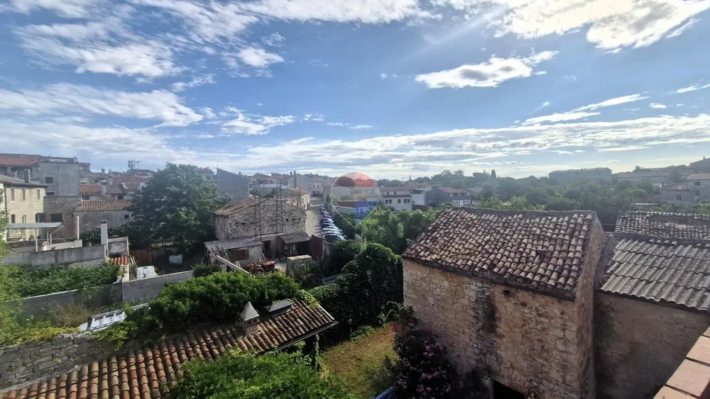 Kuća i okolina; pogled, prirodna svjetlost