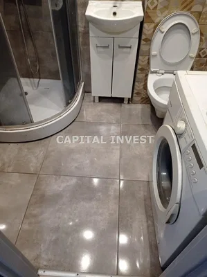 مرحاض; أرضية من البلاط, مجدد