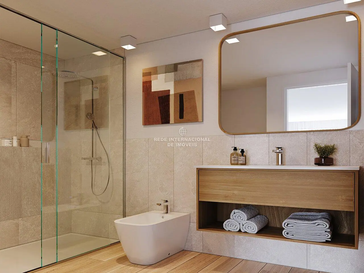 Baño; renovado, suelo de madera, luz natural
