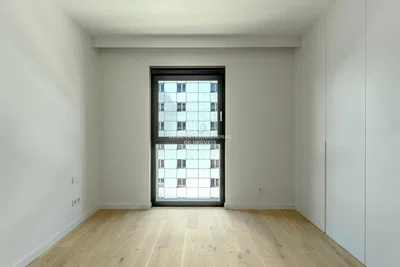 Chambre; parquet, lumière naturelle, rénové